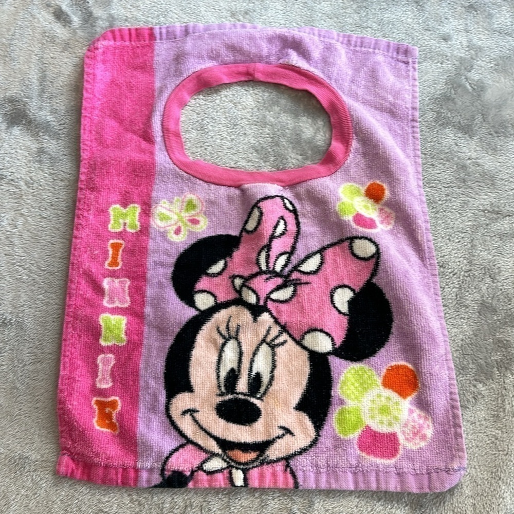 🐥 Disney  - Minnie Mouse - terry clothe bib.